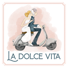 Dolce vita à deux sur une scooter vintage